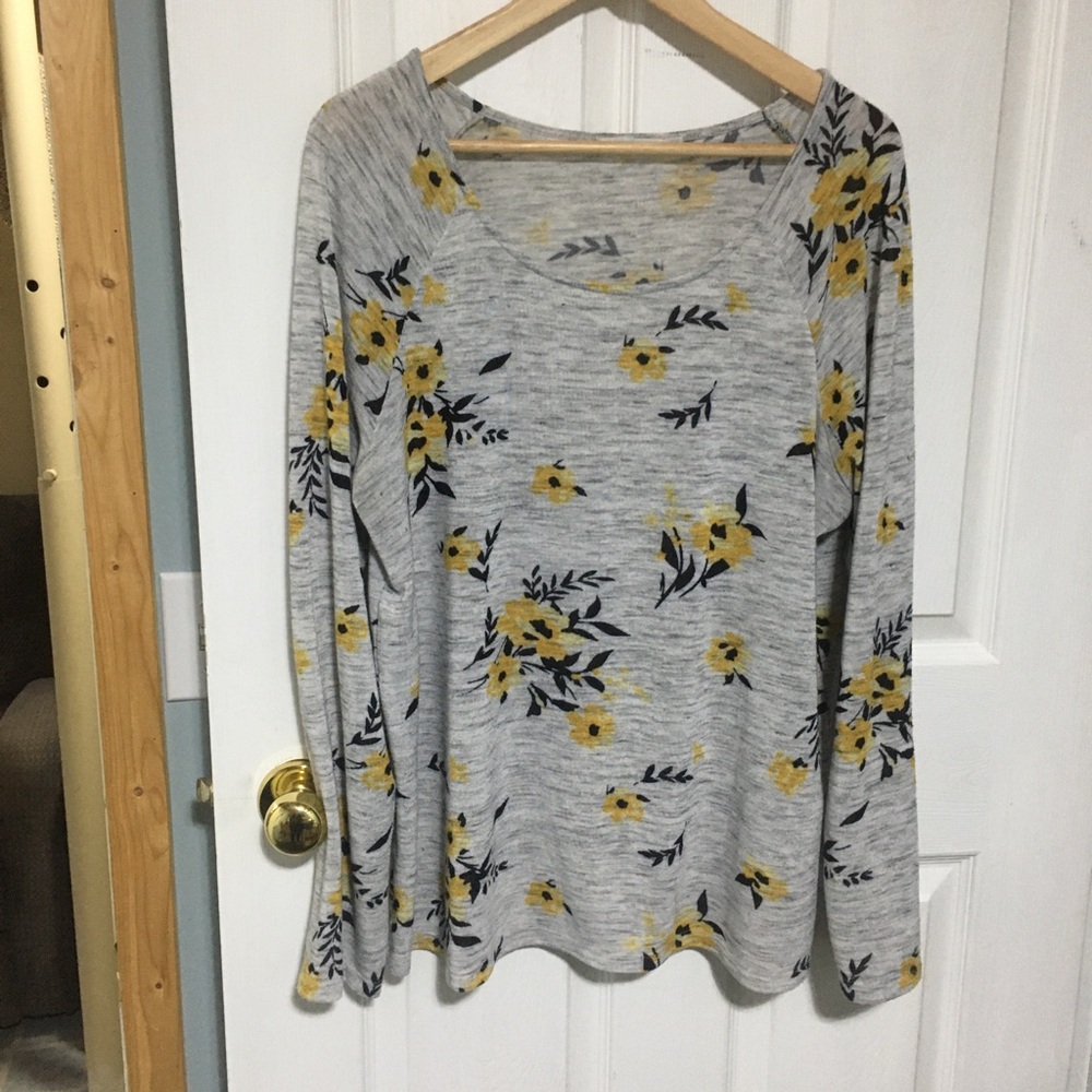Floral Gray Women's Top